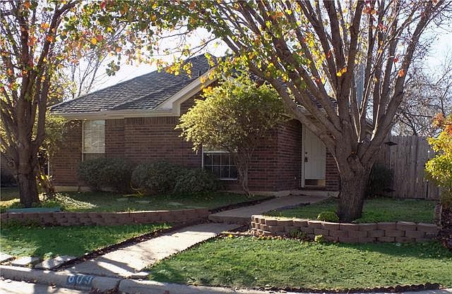 1st image of 809 Winding Creek Dr