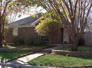 809 Winding Creek Dr, Mesquite, TX 75149