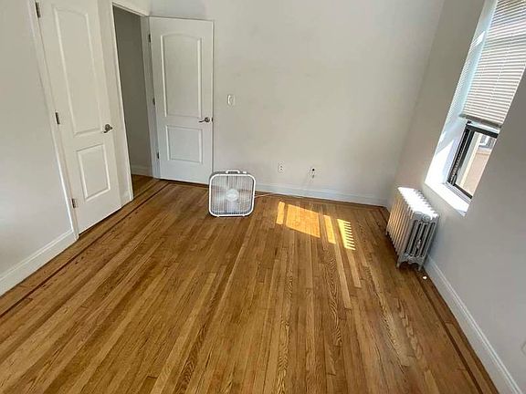 4th image of 28-32 35th St #4