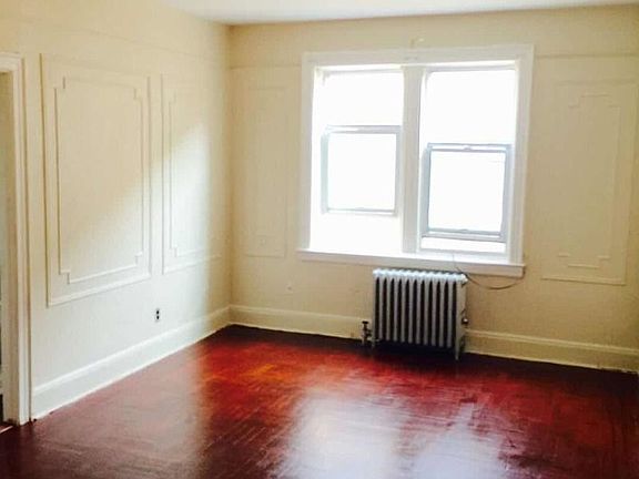 2nd image of 4746 43rd St APT 3R