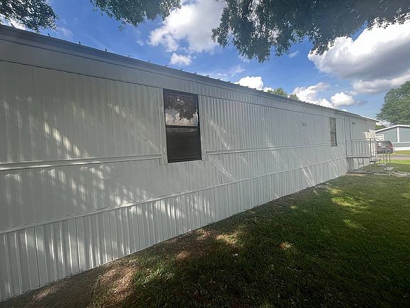 3rd image of 1080 Jack Calhoun Dr #121