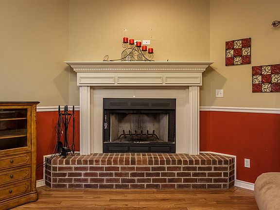 5th image of 162 Glendon St