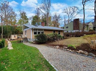 11 George St, Falmouth, MA 02543