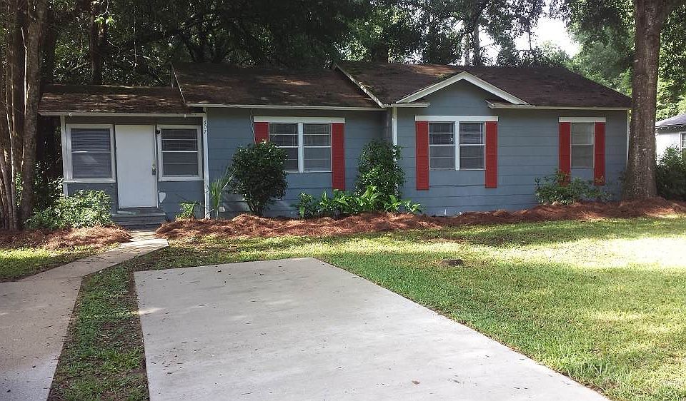 1st image of 607 Collins Dr