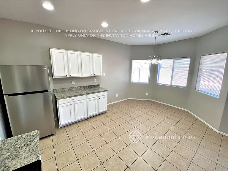 2207 N 92nd Gln — Photo 6