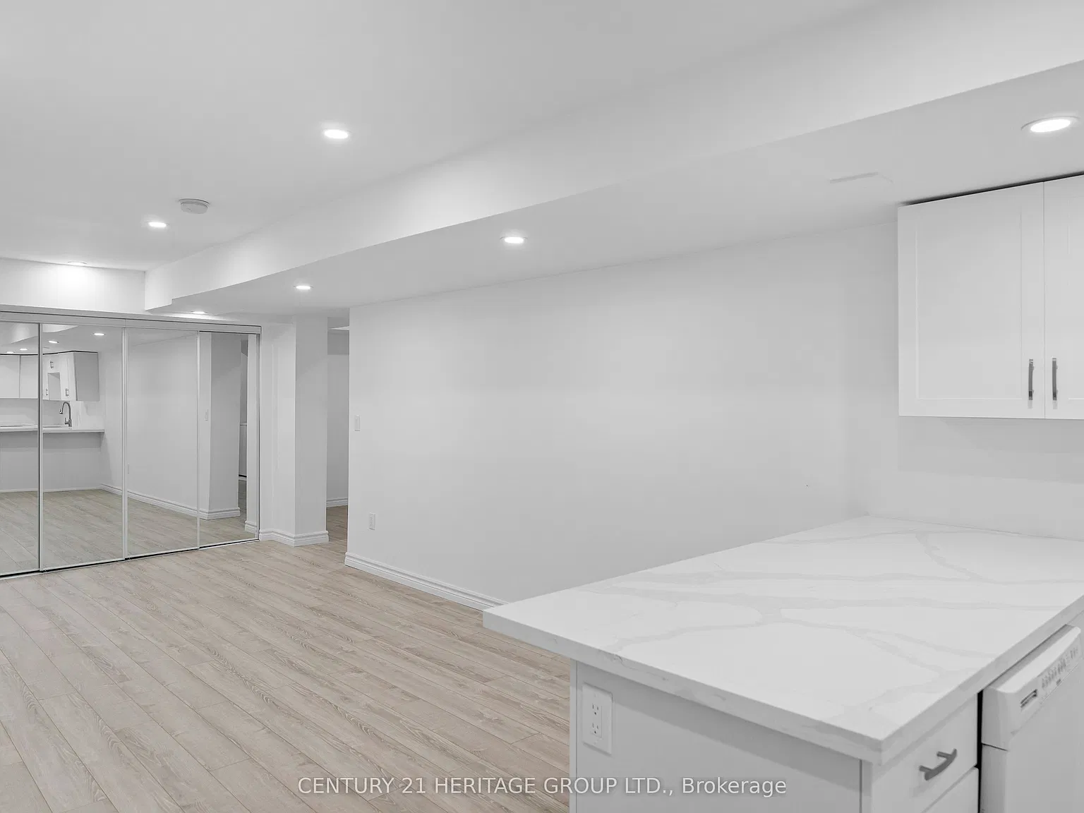 2 bed, $2,000 — Photo 4