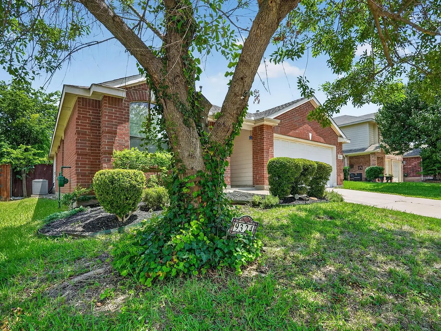 3 bed, 1764 sqft, $2,350 — Photo 2