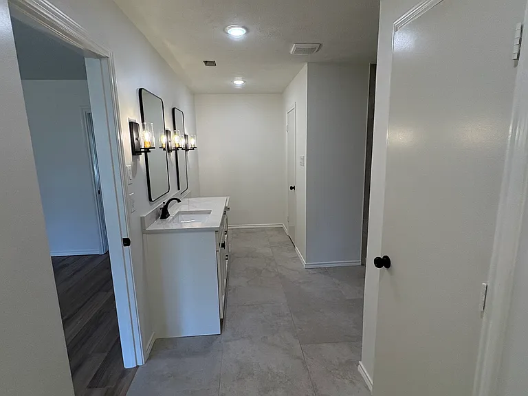 4625 Barwick Dr — Photo 13
