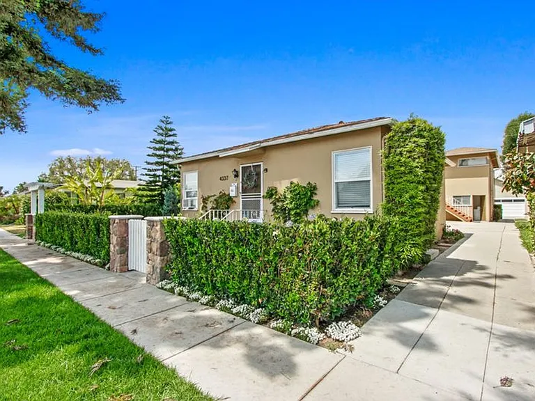 4337 N Bellflower Blvd — Photo 4