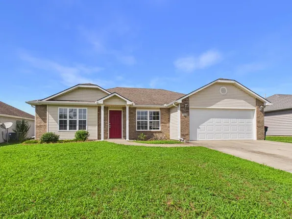 703 Iron Horse Dr, Warrensburg, MO 64093