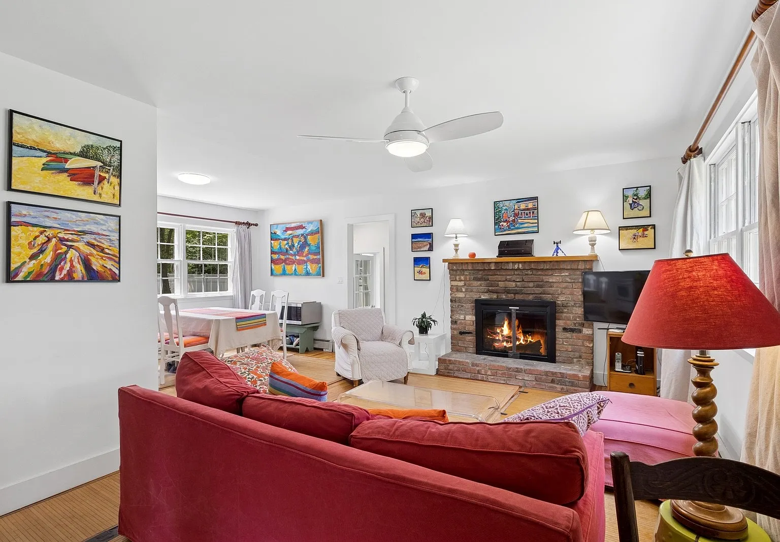 Cute Cottage — Photo 1