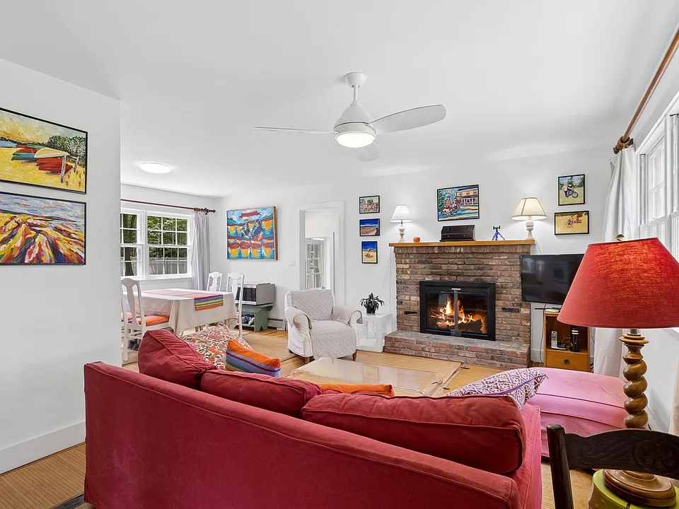 232 Norfolk Dr