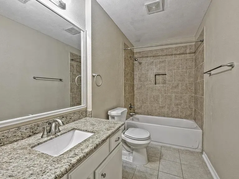 2327 Shadbury Ct — Photo 8