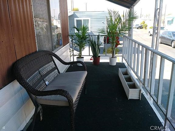 4th image of 4841 Holly Ave