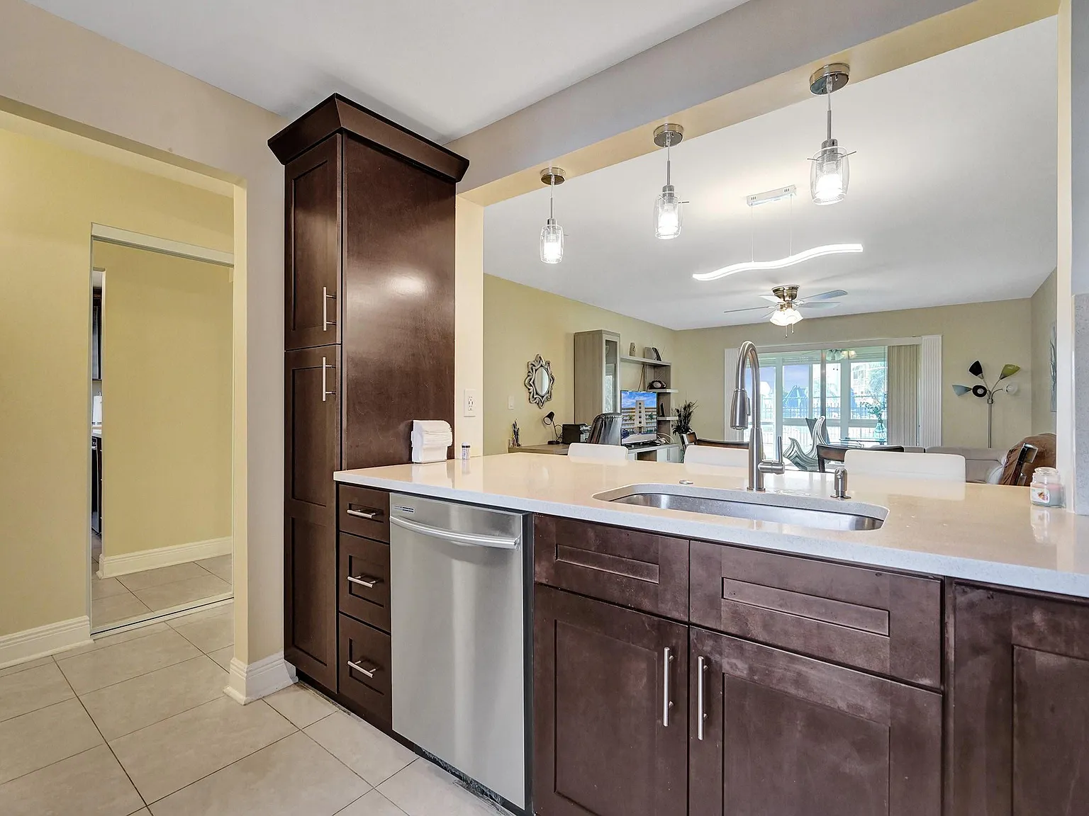 2 bed, 2.0 bath, 1190 sqft, $2,300 — Photo 4