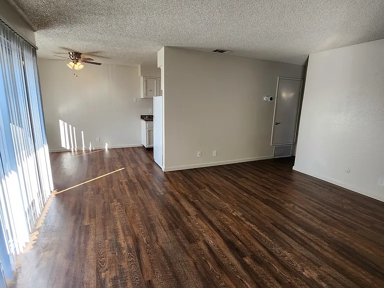 2x1 Living Area