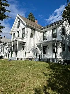 8 Summit St #FIRST FLOO