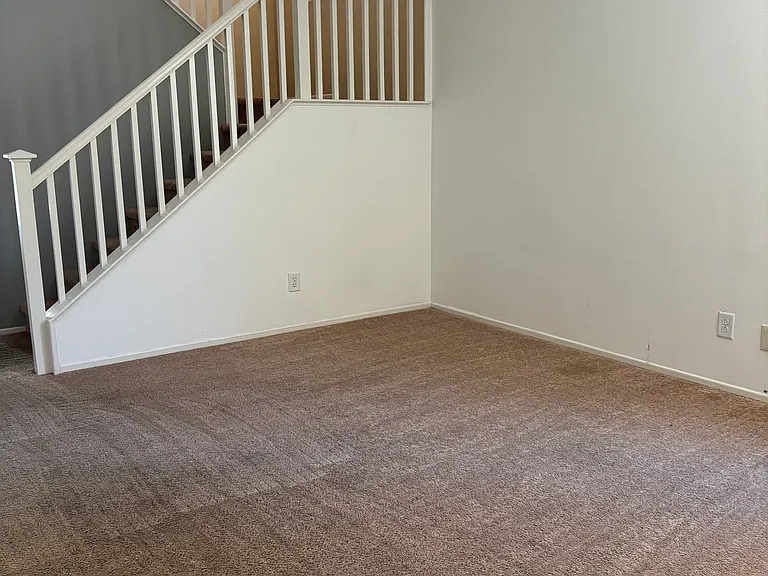 4417 Lakeview Ct — Photo 8