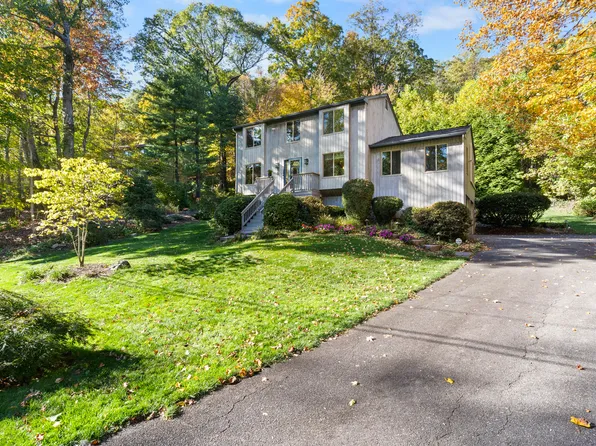 35 Mustang Drive, Shelton, CT 06484