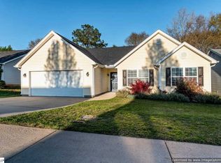 11 Landing Ln, Simpsonville, SC 29681