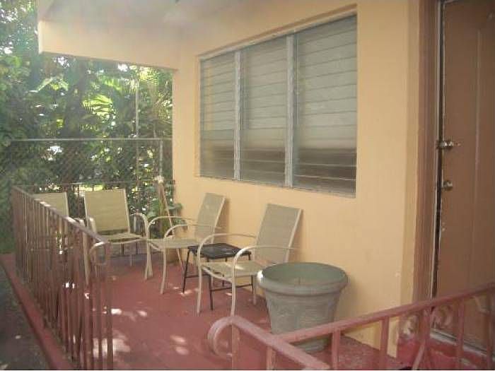 1st image of 926 Michigan Ave APT 6