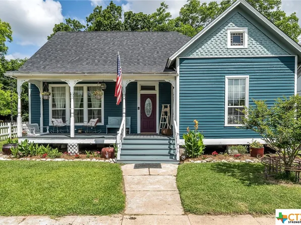 307 E Burnett St, Calvert, TX 77837