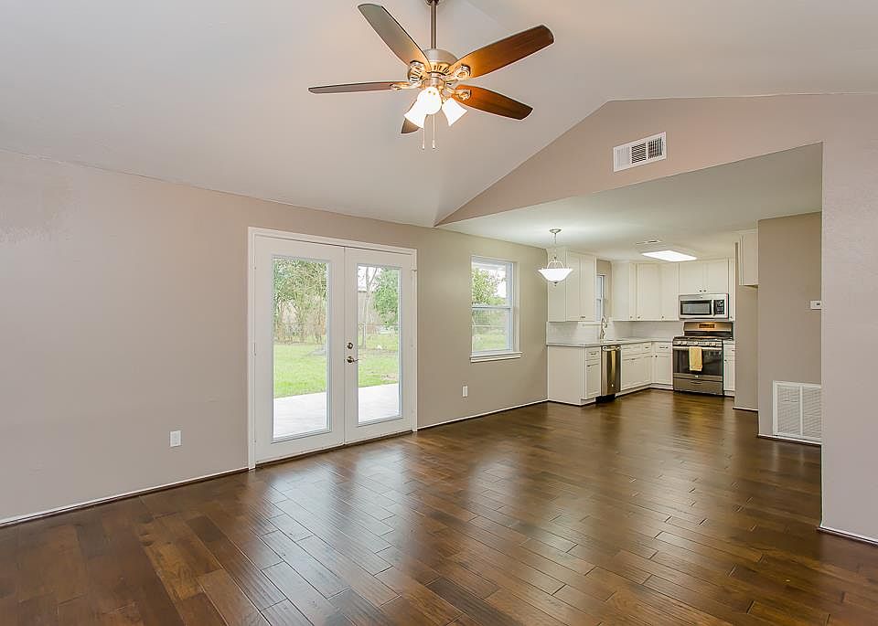 1st image of 5807 Greencraig Dr
