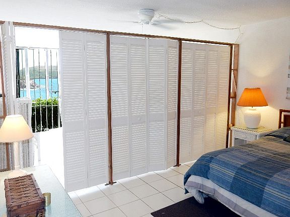 Bedroom closed divider