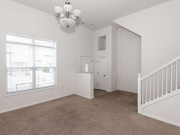 4th image of 35 Fuller Cir
