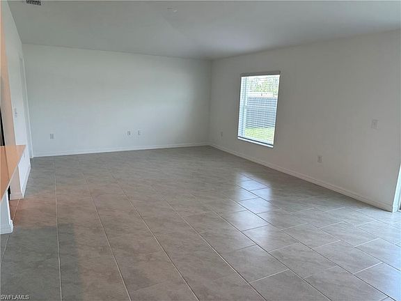 4th image of 627 NW 32nd St