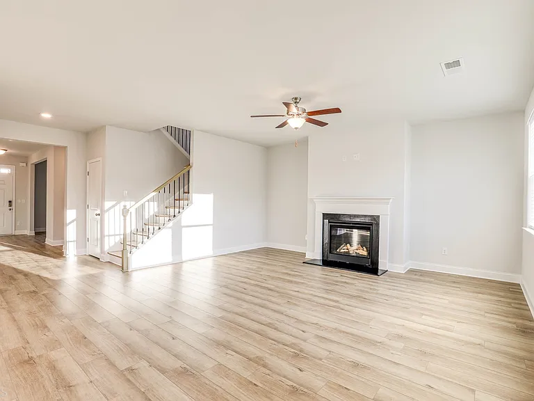 360 Caledonia Ct — Photo 14