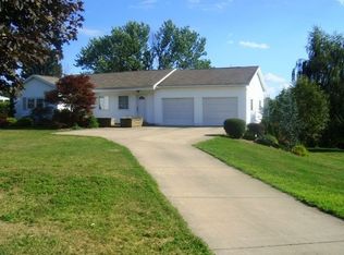 1986 Lincoln Hwy, Chester, WV 26034