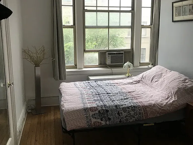 170 W 74th St #305 — Photo 2