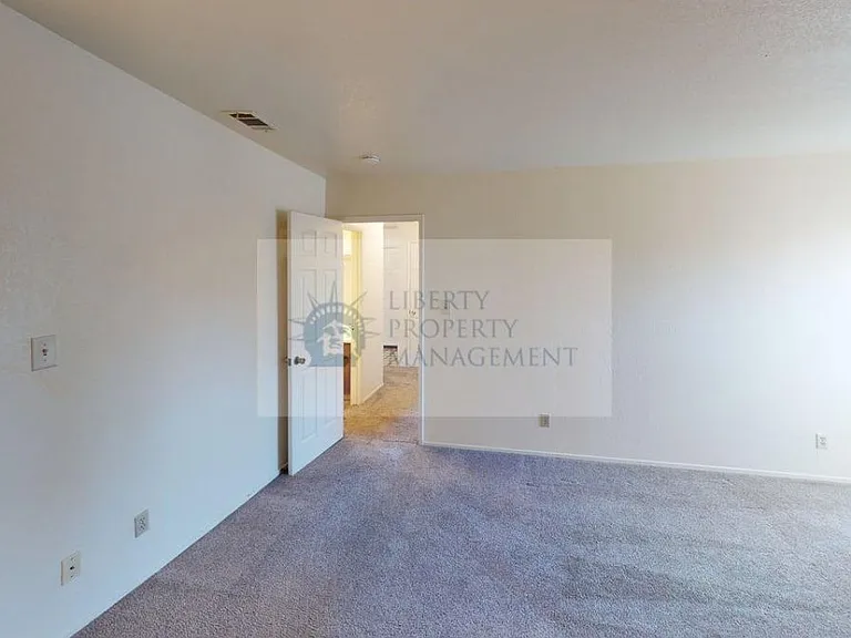 1317 Burgundy Ct — Photo 5