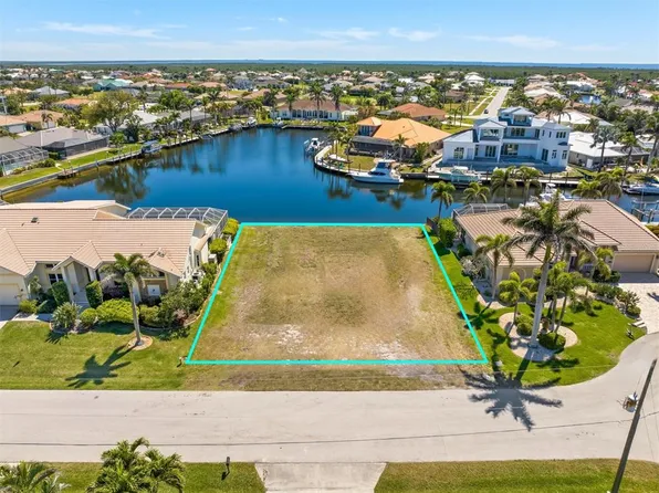 2435 Saint Davids Island Ct #35, Punta Gorda, FL 33950