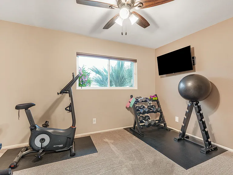 43260 Silktree Ln — Photo 11