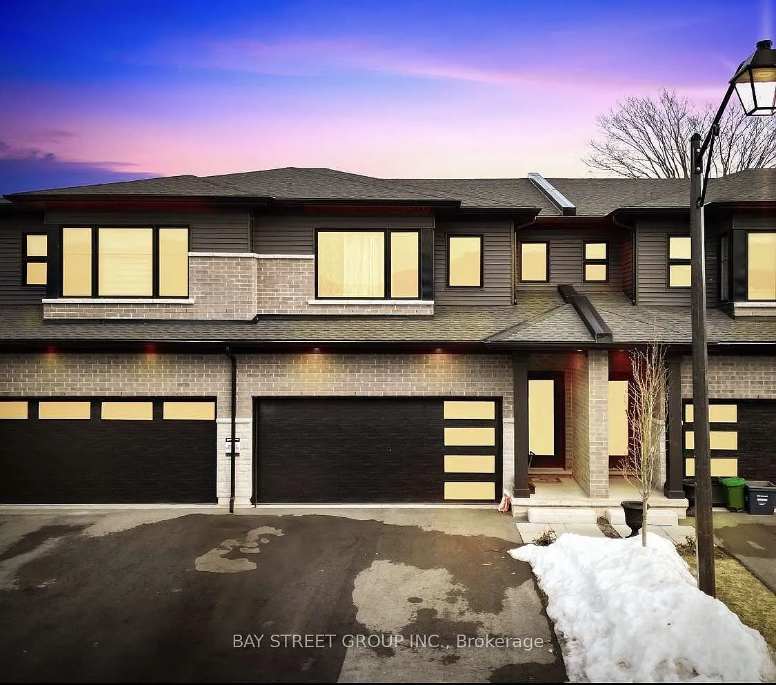 4 bed, $3,100 — Photo 1