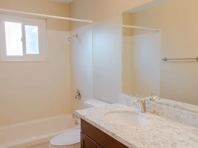 4417 Bagley Avenue N — Photo 12