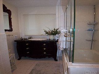 3rd image of 21 Washington Dr