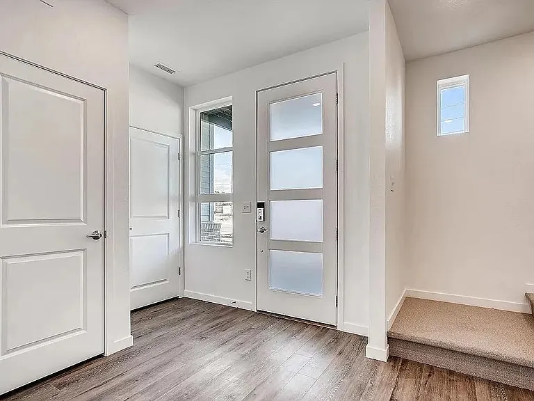 6770 Raritan Dr — Photo 2