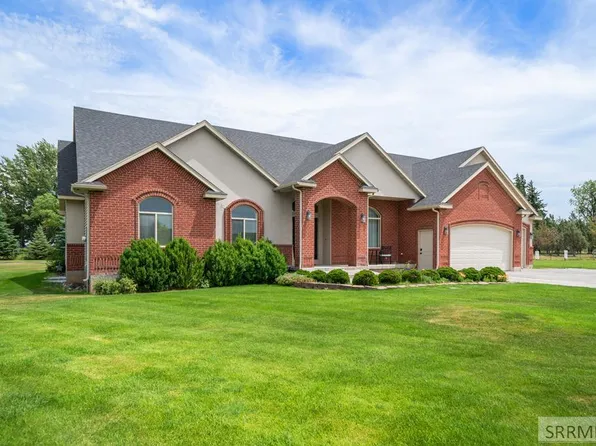 9232 N Mapleview Dr, Idaho Falls, ID 83401