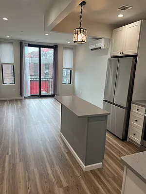 Rented by Plaza Realty | media 9