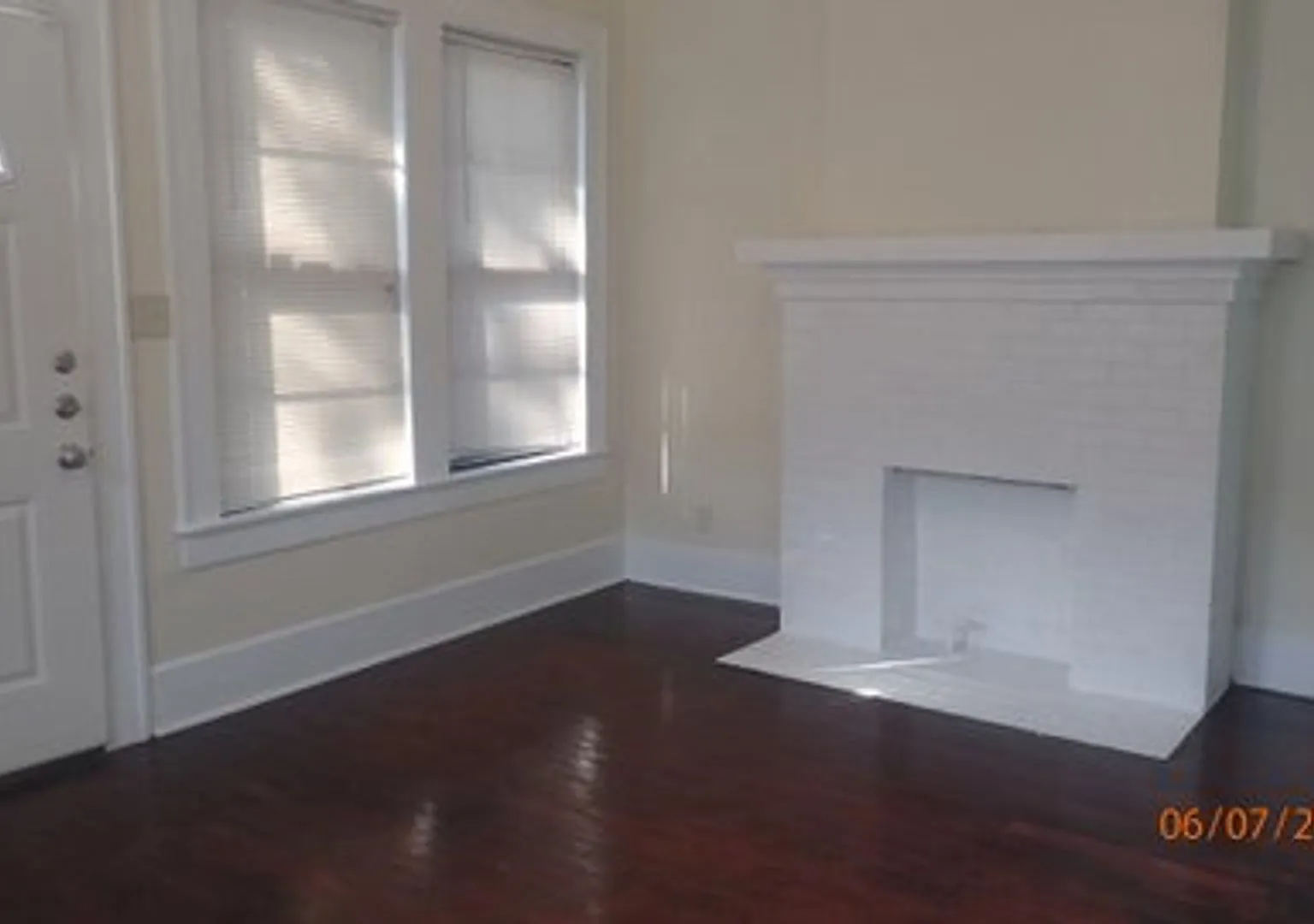 1 Bedroom, 1 Bath Duplex in Junius Heights! — Photo 2