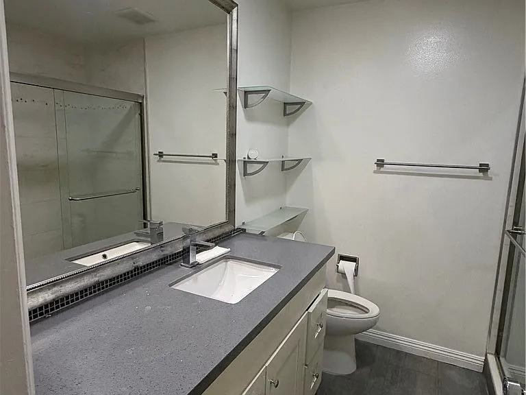 4477 Wilshire Blvd #104 — Photo 7