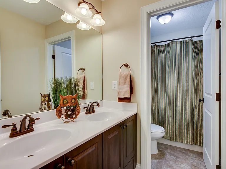 5458 Everlook Cir — Photo 32