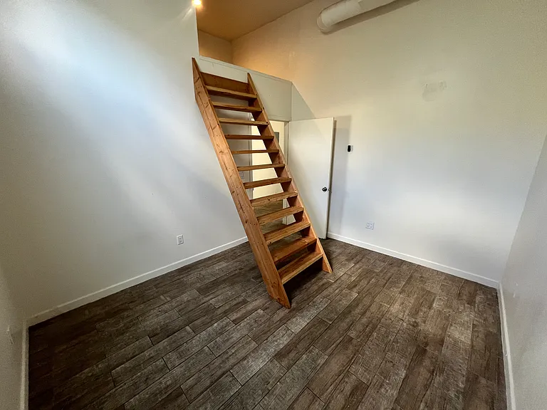 1245 W 2nd St — Photo 14