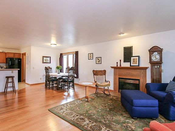 2nd image of 441 Bay Hill Dr