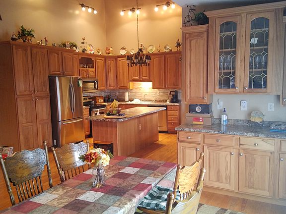 3rd image of 193 Hillcrest Dr