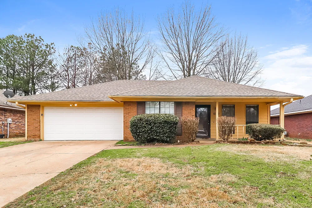 3 bed, 2.0 bath, 1300 sqft, $1,750 — Photo 1