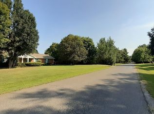 60 Oakcrest Dr, Murray, KY 42071
